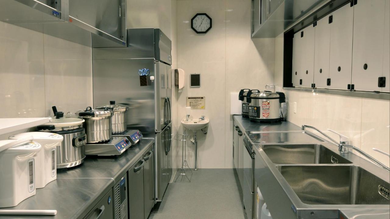 Toyoko Inn Saitama Iwatsuki Ekimae Exteriör bild
