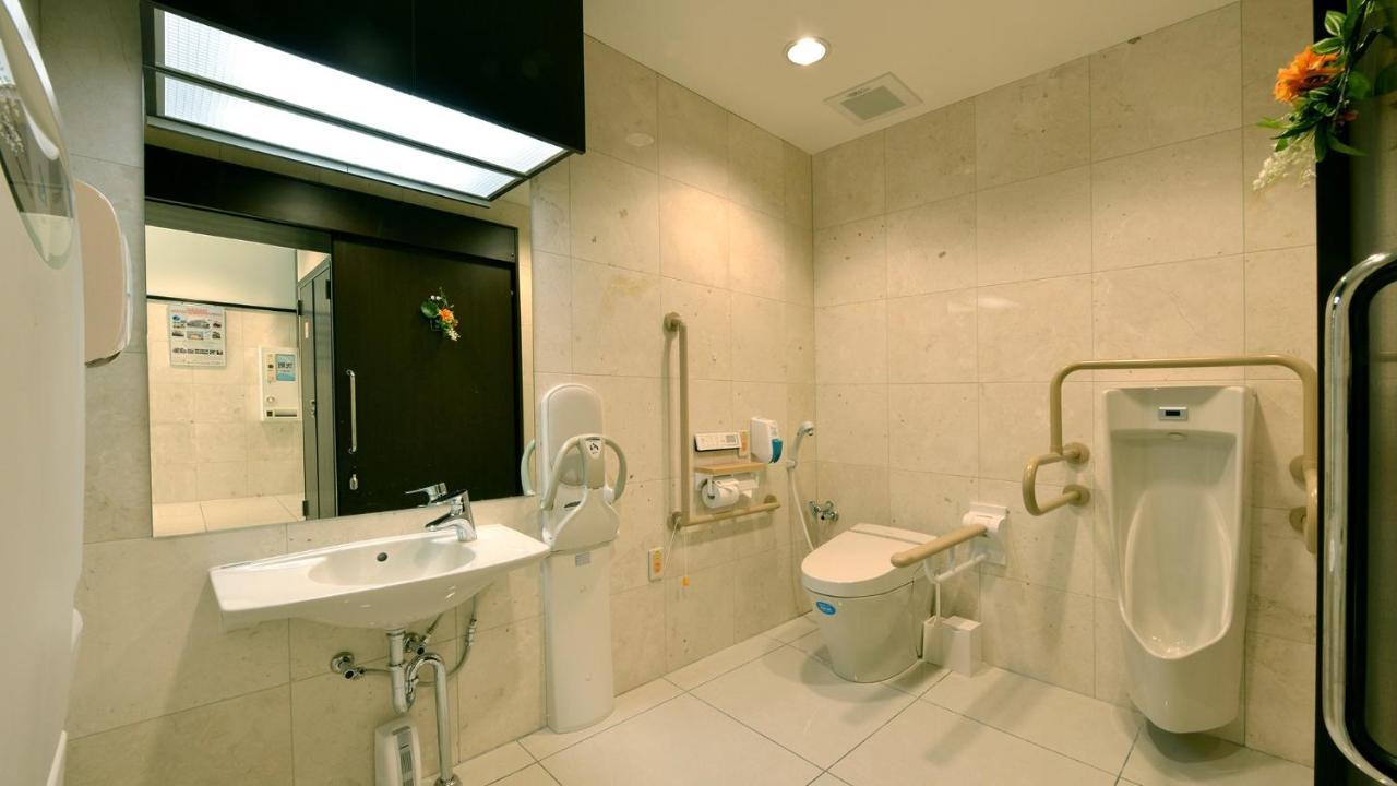 Toyoko Inn Saitama Iwatsuki Ekimae Exteriör bild
